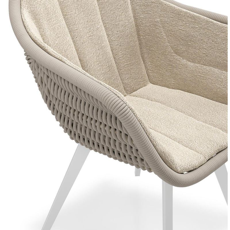 Pagino tuinstoel in wit aluminium en beige verticaal geweven ronde rope met zitkussen in All Weather Cosytica Marbella Sand