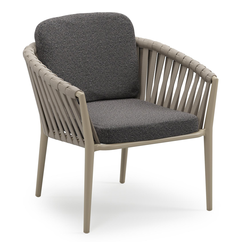 Orso low dining tuinstoel in beige aluminium en beige verticaal geweven luxe vlakke brede rope met stoelkussen in All Weather Solica Firenze Tunder
