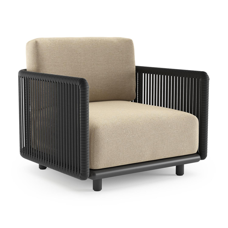 Organo loungestoel in zwart aluminium en zwart verticaal geweven luxe vlakke rope met althea camel all weather Cosytica kussen