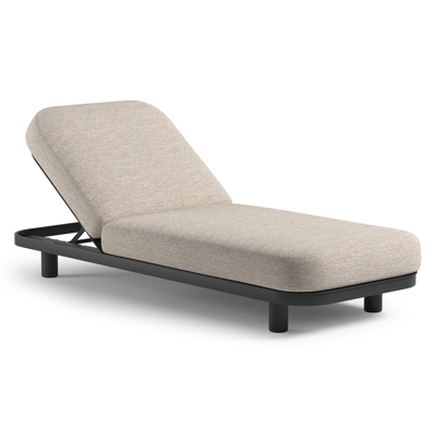Chaise longue réglable Donato en aluminium noir et coussin en all weather Sunbrella® luxe tundra sand
