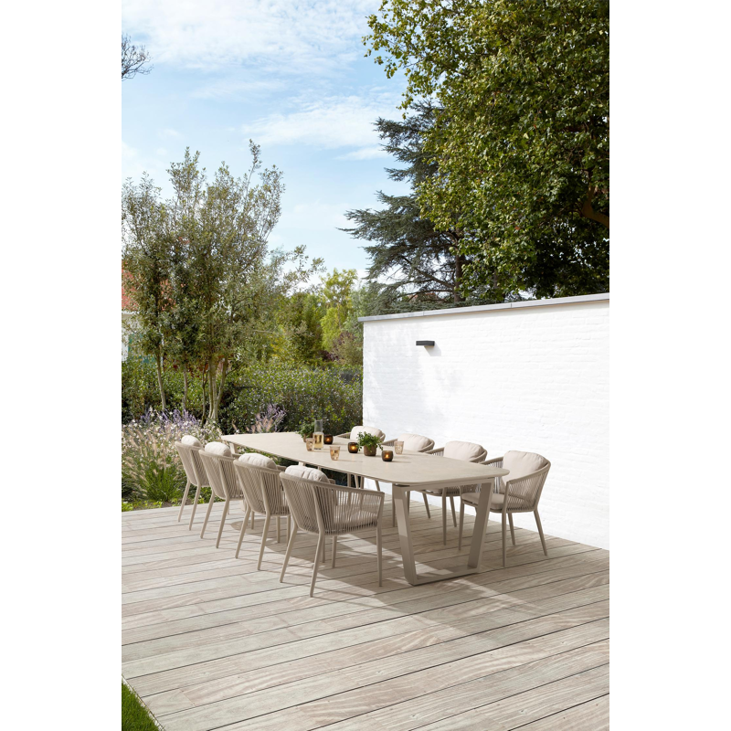 Table de jardin Pagino forme de bateau en aluminium beige et céramique pleine Rapolano Lg. 315 x Lrg. 115 cm