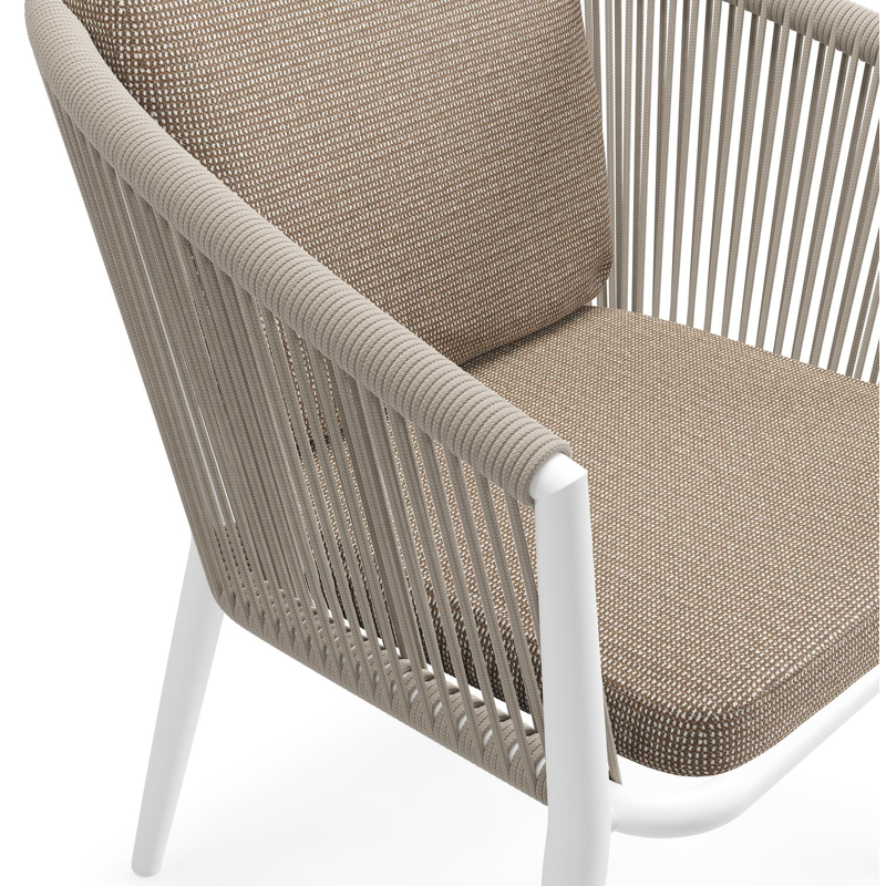 Orso tuinstoel in wit aluminium en beige verticaal geweven ronde rope met luxe zitkussen in All Weather Solica Firenze Earth