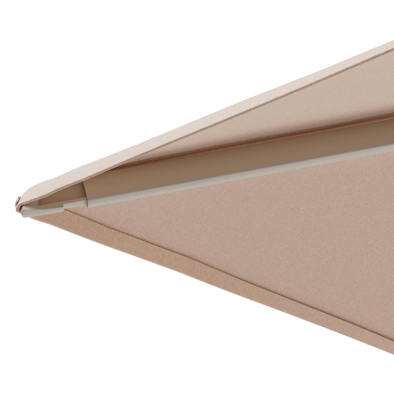 Minore zweefparasol met tiltfunctie in beige aluminium en Natte Linen Chalk All Weather Sunbrella® Luxe parasoldoek - L1 350 x L2 350 cm met parasolvoet Minore 260 kg met wielen