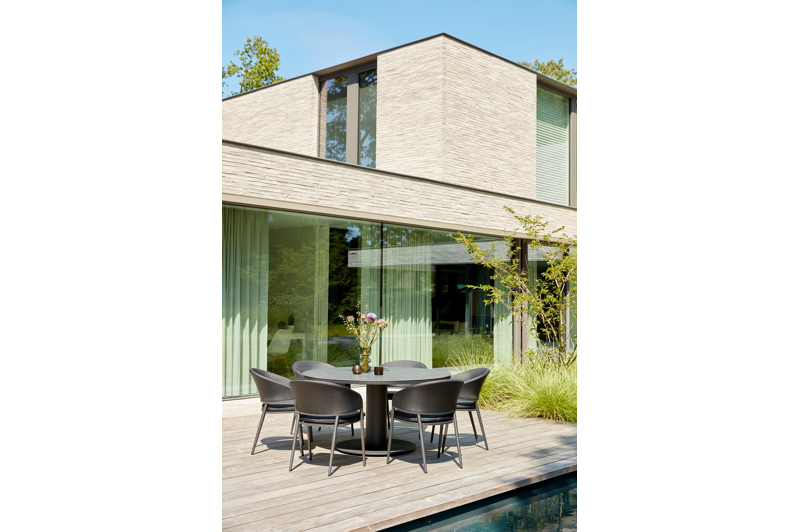 Lacrima tuinstoel in zwart aluminium en zwart comfort textilene