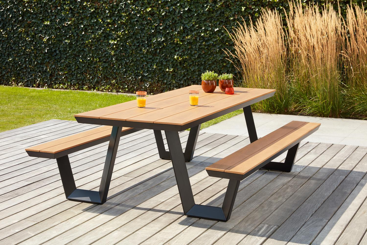 Altura picknicktafel in zwart aluminium en polywood tafelblad - L 220 x B 174 x H 74 cm