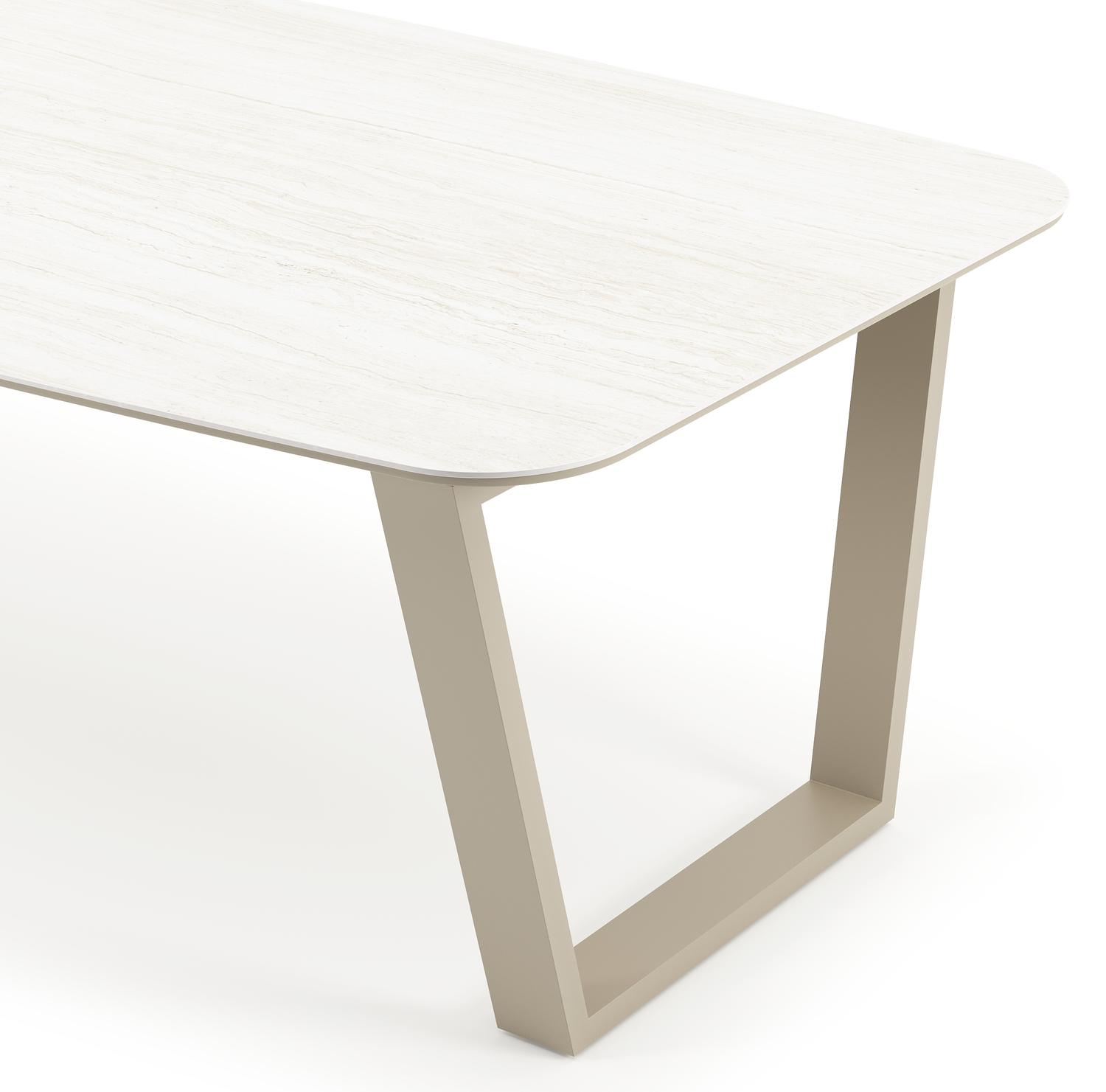 Table de jardin Pagino forme de bateau en aluminium beige et céramique pleine Calista Lg. 255 x Lrg. 115 x Haut. 73 cm