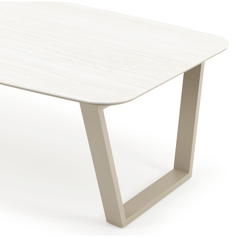 Table de jardin Pagino forme de bateau en aluminium beige et céramique pleine Calista Lg. 255 x Lrg. 115 x Haut. 73 cm