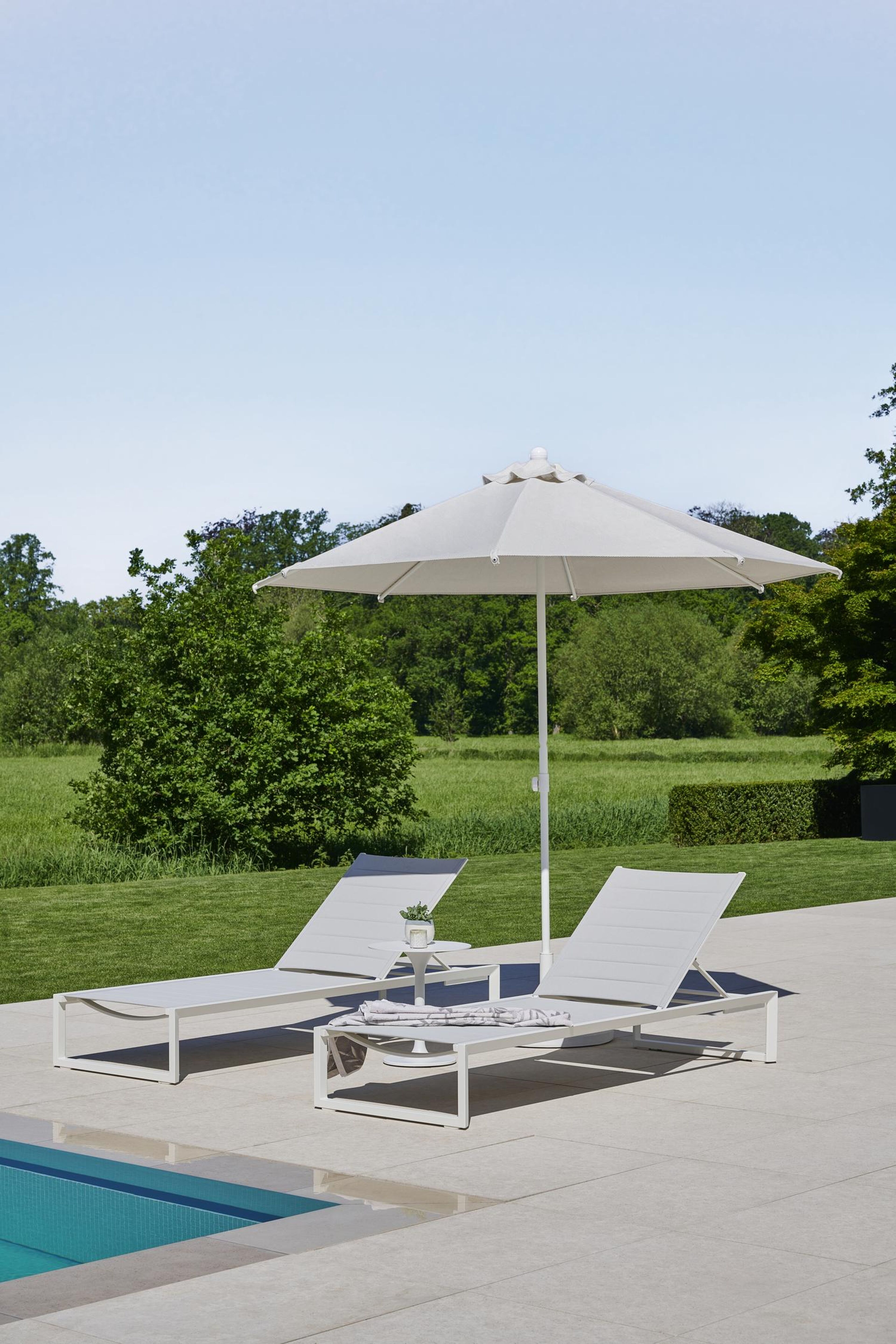 Cirello verstelbaar ligbed in wit aluminium met grijs comfort textilene