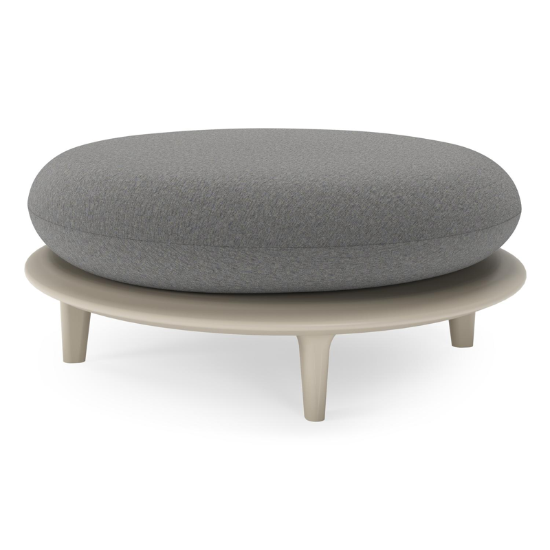 Bomero poef in beige aluminium met heritage slate all weather sunbrella® luxe kussen