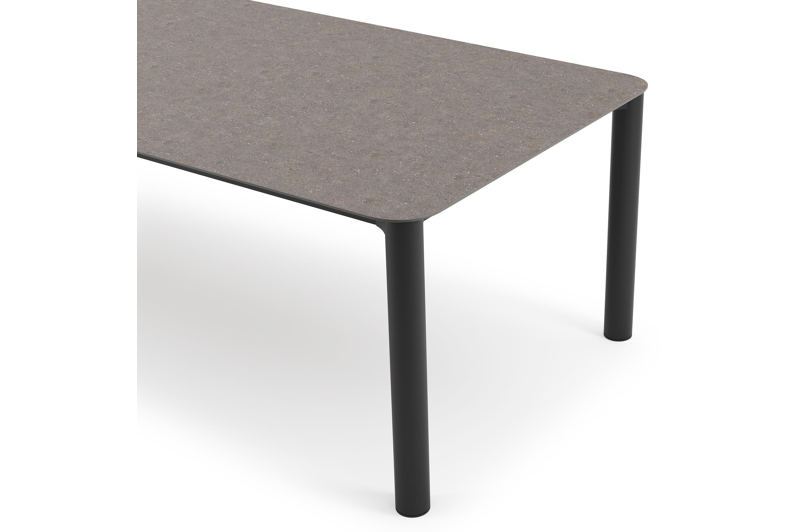 Orso tuintafel rechthoekig afgerond in zwart aluminium en volkeramiek wulong - L 290 x B 110 x H 74.5 cm